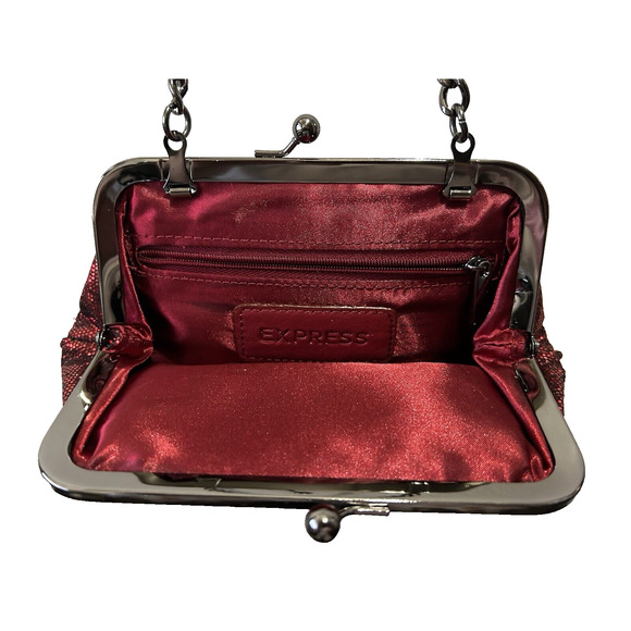 Women’s Vintage Express Red Sparkly Sequin Clasp Small Purse with Heavy chain - Picture 6 of 7